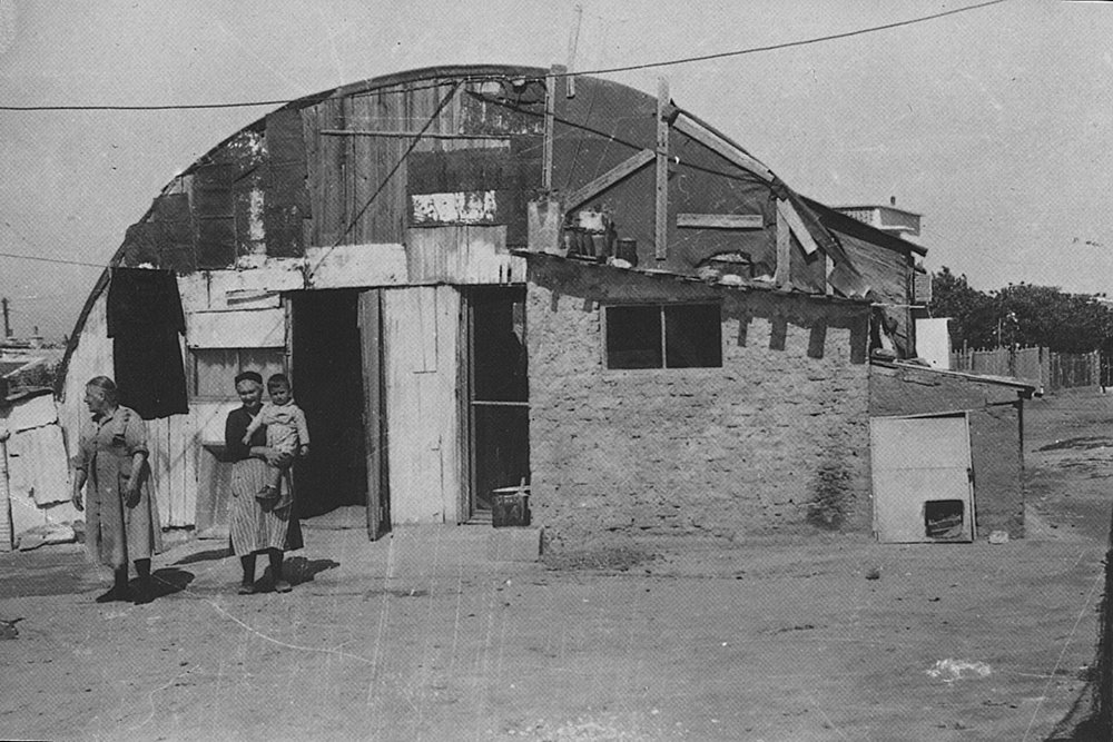 163. Νέα Μαλακόπη. Ένα «τολ» που χρησιμεύει για κατοικία, 1952. Φωτο Ανδρεάδης Ερμόλαος